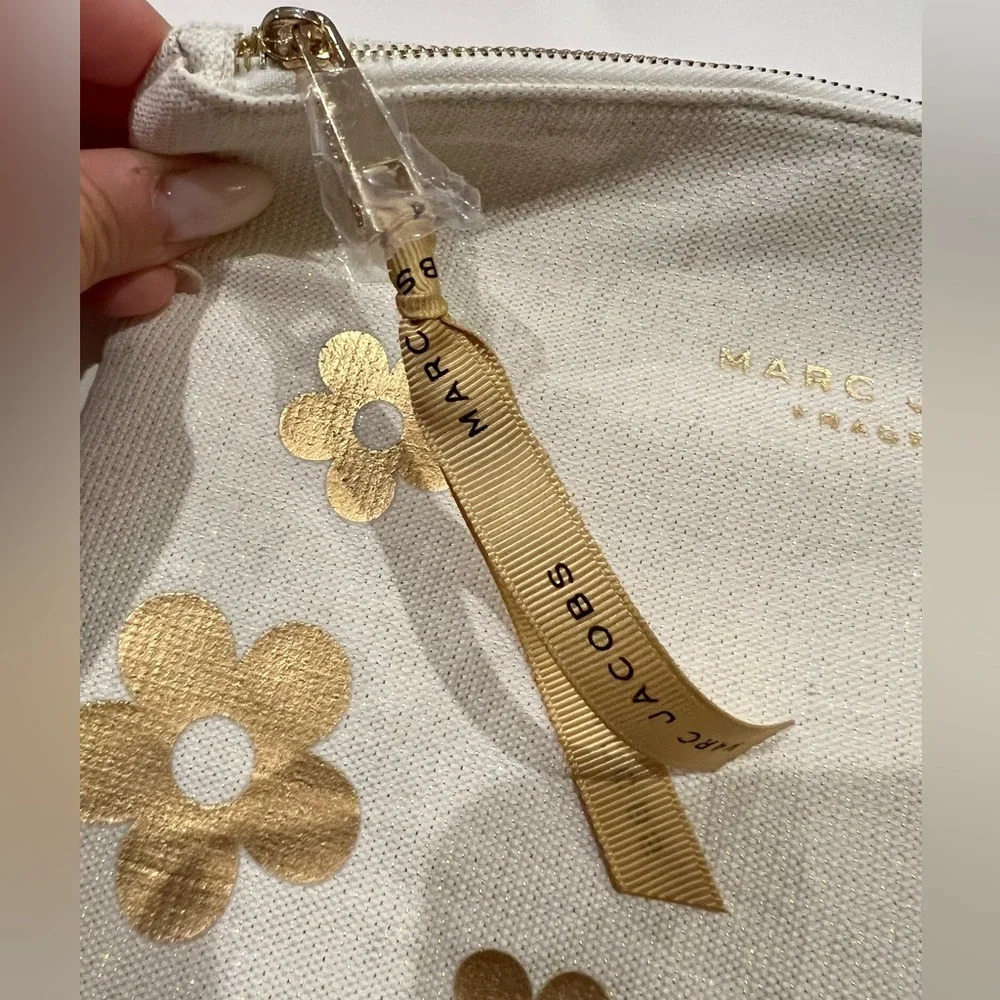 Marc Jacobs DAISY Fragrances Makeup Bag Pouch 7" x 12" - Picture 3 of 7